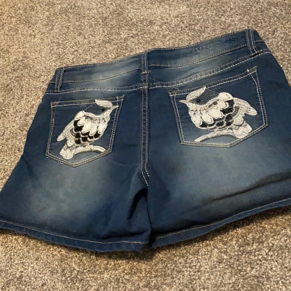 Shorts - Picture 2 of 3